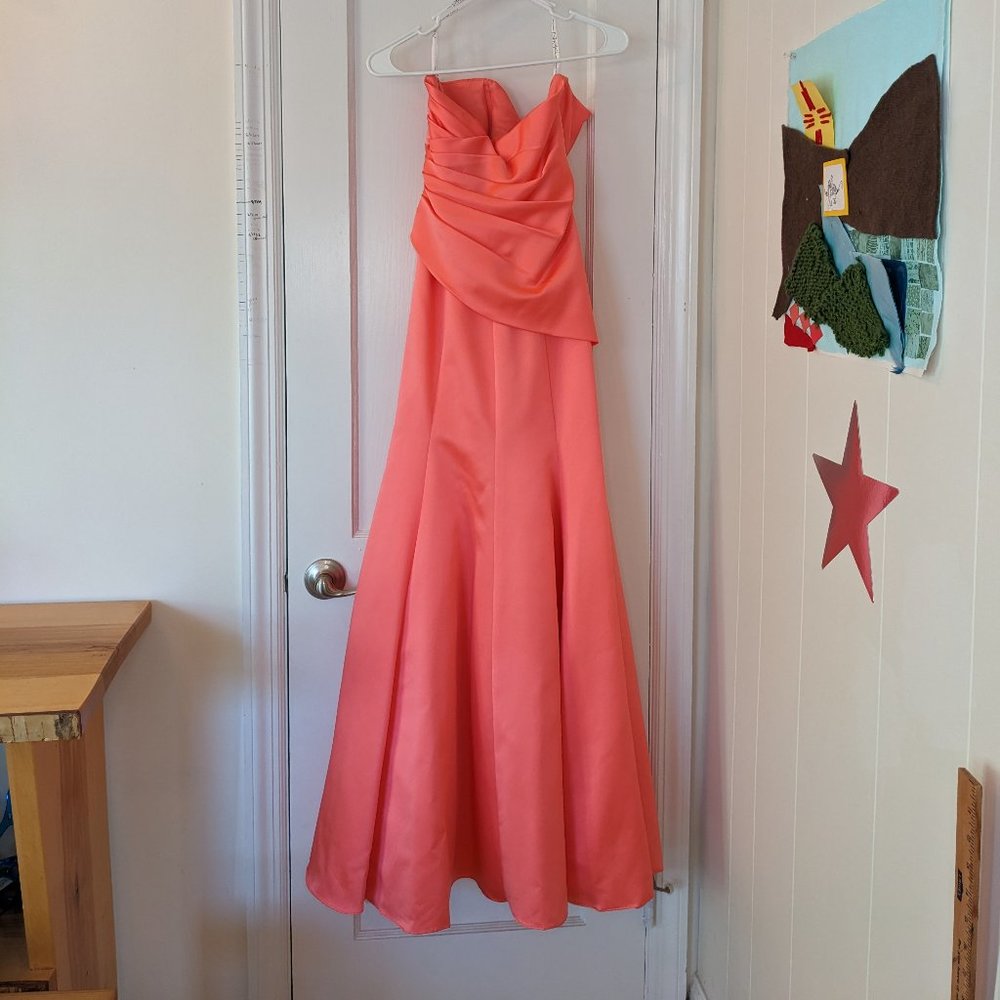 Alfred Angelo Vibrant Pink Strapless Gown - Picture 12 of 13